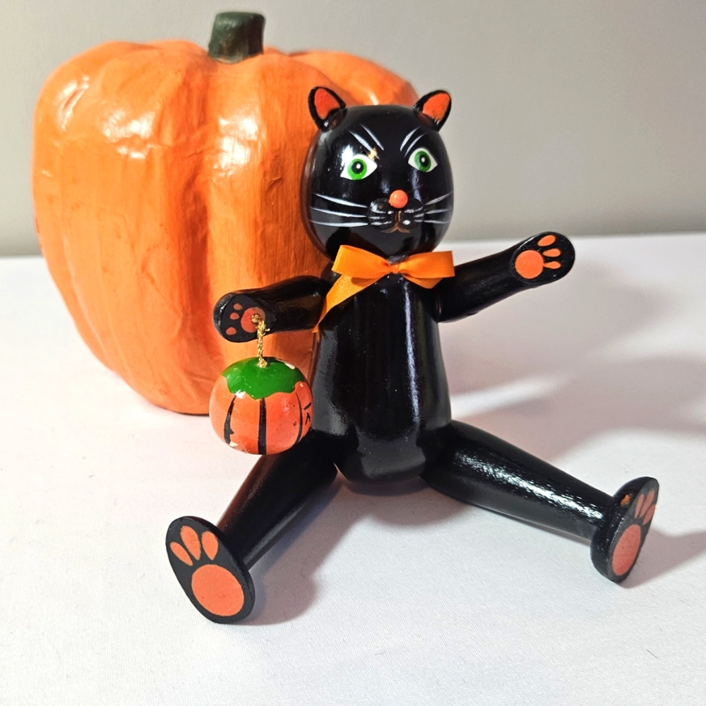 Halloween Black Cat Figurine with Jack-O'-Lantern & Orange Paper Mache Pumpkin. - Picture 2 of 8
